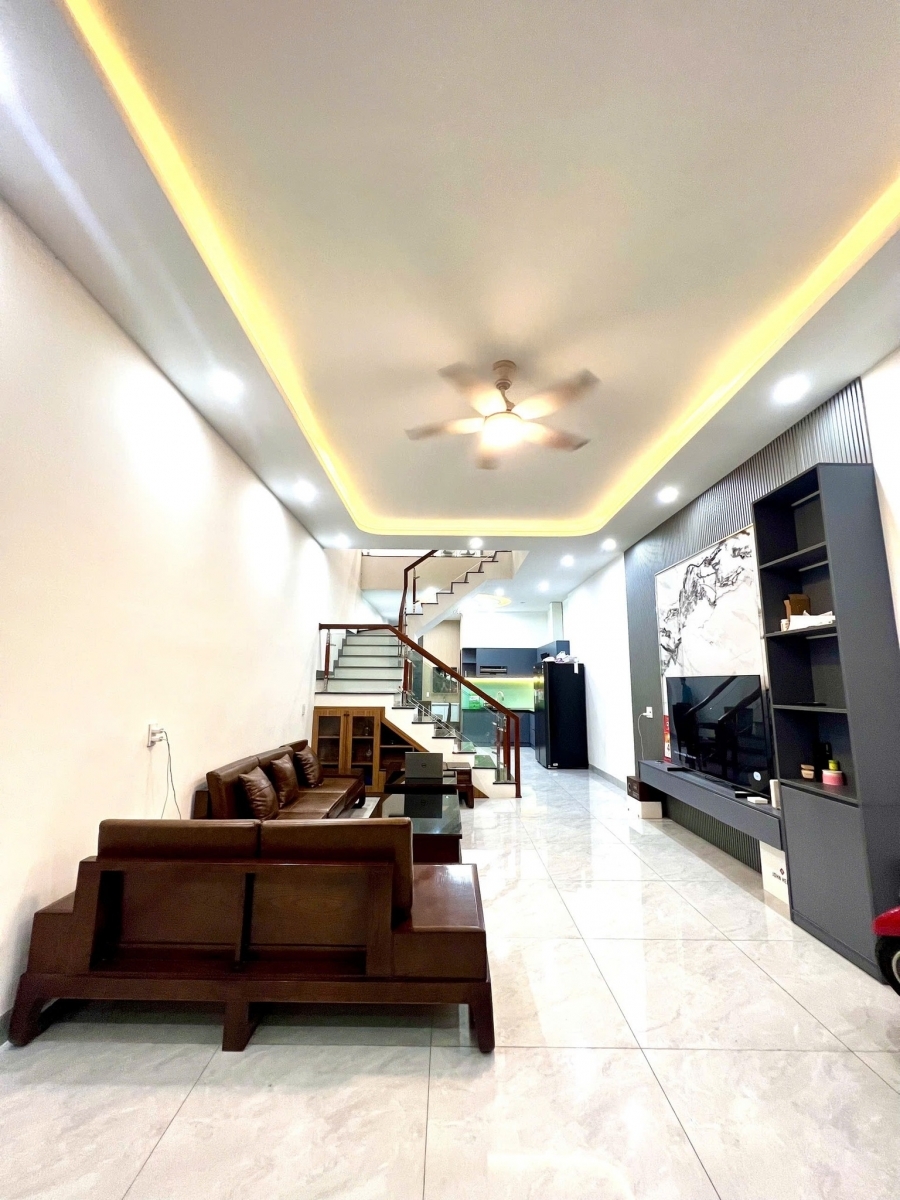 Bán nhà 3 tầng đường Lê Thạch - Gần đường Tú Mở