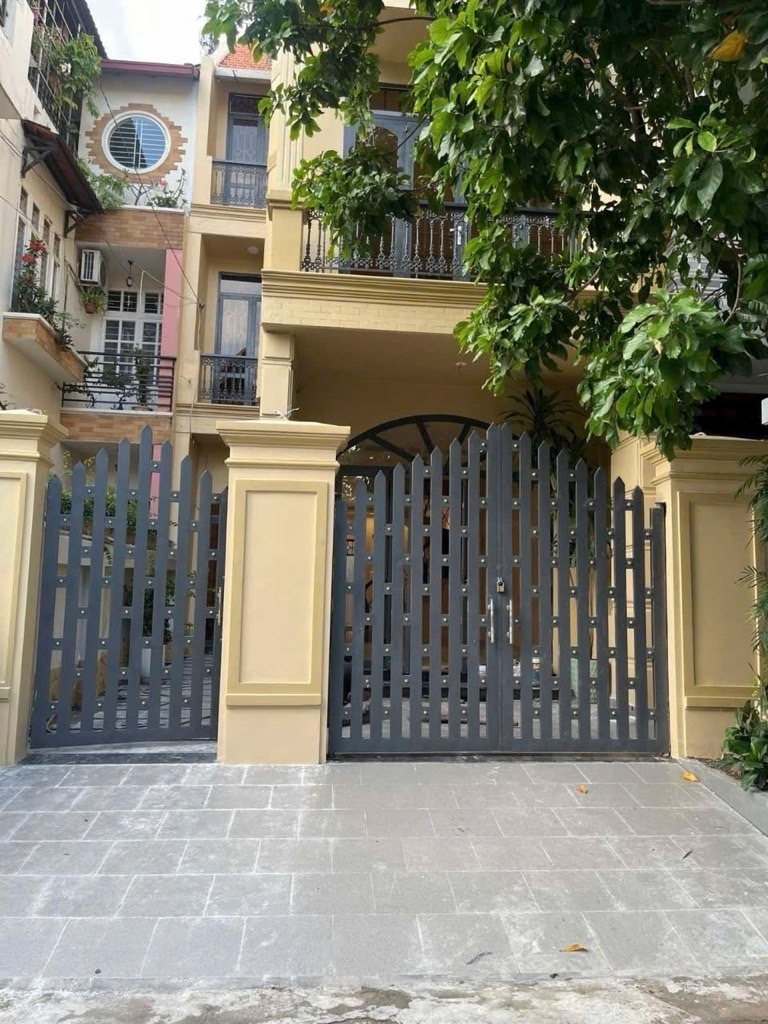 BÁN NHÀ 3 TẦNG KHU BÊN SÔNG HIỆP BÌNH CHÁNH 120M2 NGANG BỀ THẾ 8M VUÔNG VỨC NHỈNH 16 TỶ