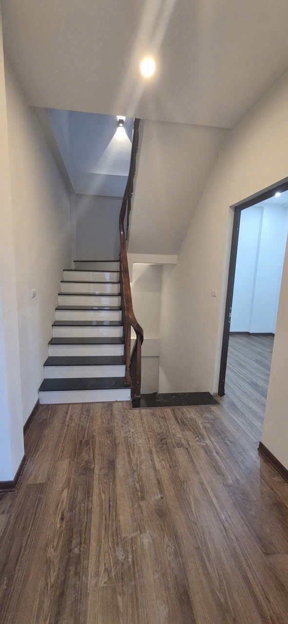 Bán nhà 3 tầng Lô Góc mới tinh tại thôn Đoài Nam Hồng Đông Anh - 42m2 - Ô tô đỗ cửa