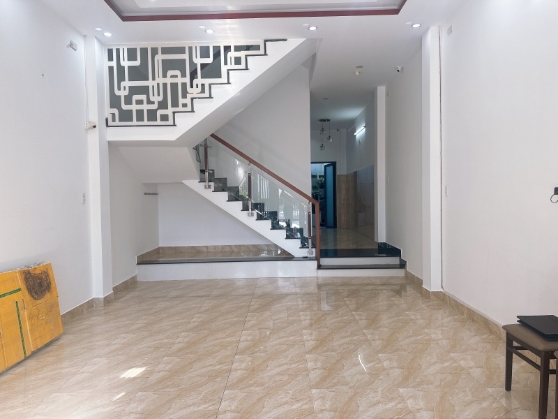 Bán nhà 3 tầng mặt tiền Yên Khê 2 gần lô góc gần 80m2 kinh doanh tốt