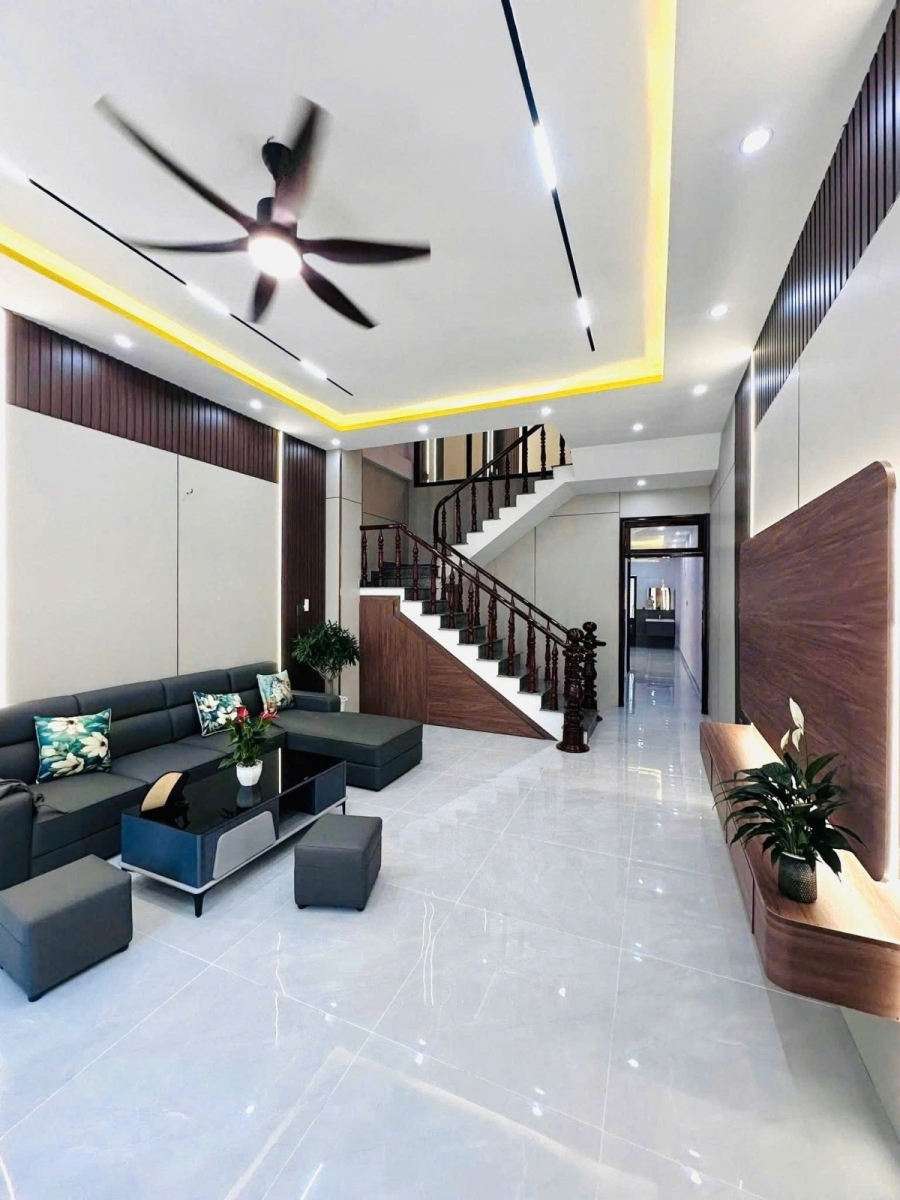 Bán nhà 3 tầng Tôn Thất Dương Kỵ 100m2 đường 7m5 giá 8.8 tỷ Hoà Xuân