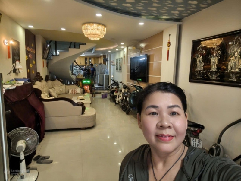 BÁN NHÀ 4 TẦNG 4.5x28m CHỈ NHỈNH 11 TỶ DẠ NAM XE HƠI TỚI CỬA CÁCH QUẬN 5 400 MÉT