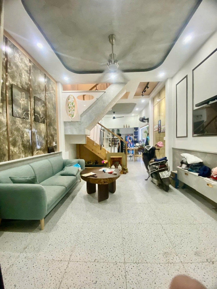 BÁN NHÀ 4 TẦNG GẦN CHỢ GẦN BẾN XE BUÝT HIỆP THÀNH QUẬN 12