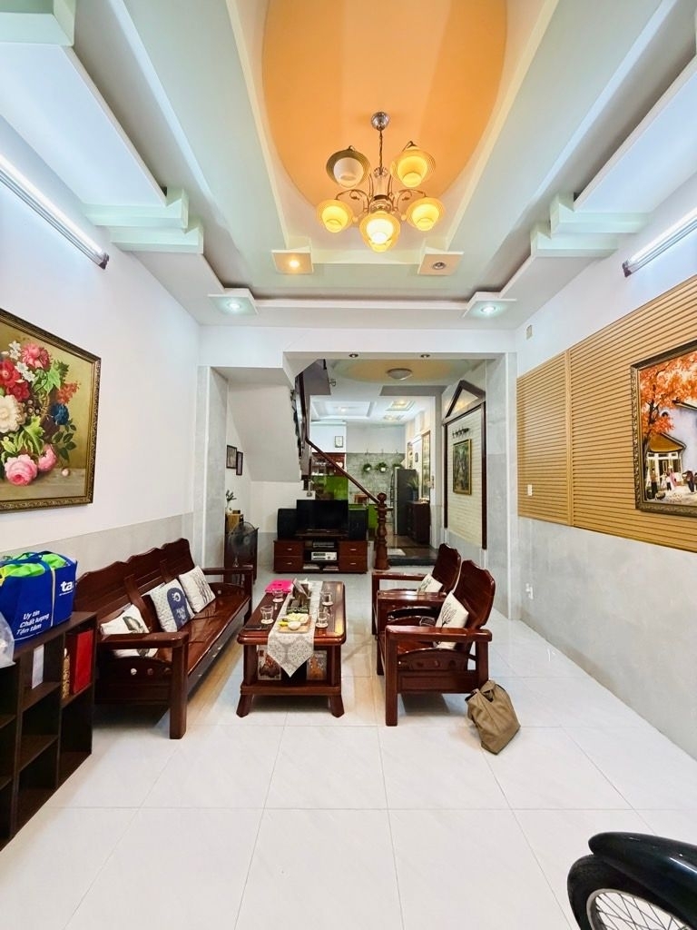 Bán nhà 4 tầng HXT đường Quang Trung 64m2(4*16) vào ở ngay sát Chợ Hạnh Thông Tây chỉ 7.5 tỷ