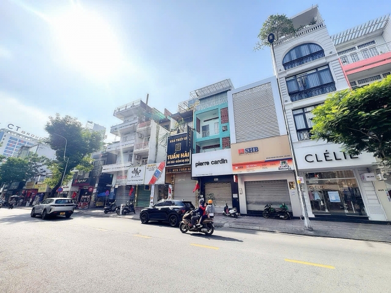 BÁN NHÀ 4 TẦNG MẶT TIỀN KD Đ.LÊ VĂN SỸ QUẬN 3 - DT VUÔNG ĐẸP 43M*22M - CHỦ XÂY TÂM HUYẾT KIÊN CỐ -