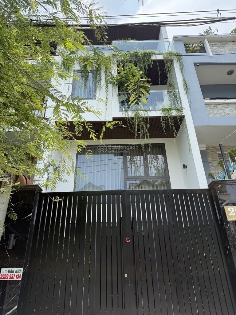 Bán nhà 4 tầng xe hơi ngay Lê Bôi đường Phạm Thế Hiển ngang 5m Hoàn Công Đủ- 0931172218