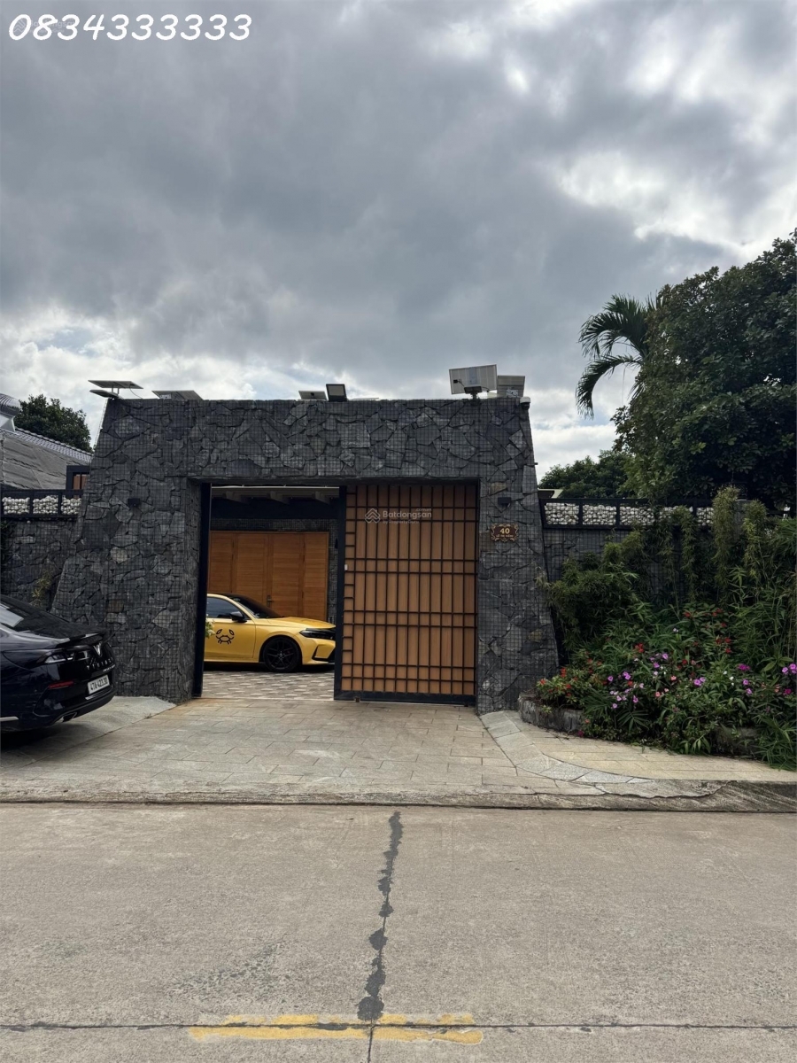 Bán nhà 40 Lê Thị Riêng Phường Ea Kao diện tích 900m2 ngang 20m dài 45m. Thổ cư 266m2