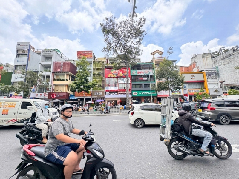 BÁN NHÀ 5 TẦNG MẶT TIỀN 30M Đ. NGUYỄN THÁI HỌC QUẬN 1 - VỊ TRÍ ĐẸP NHẤT NGAY GÓC TRẦN HƯNG ĐẠO