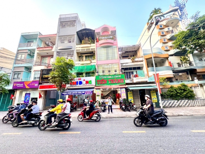 BÁN NHÀ 6 TẦNG- MẶT TIỀN Đ.VINH HỘI QUẬN 4- DT 4M*25M VUÔNG ĐẸP- HDT 90TR/TH- 0938676685 GIANG GIANG