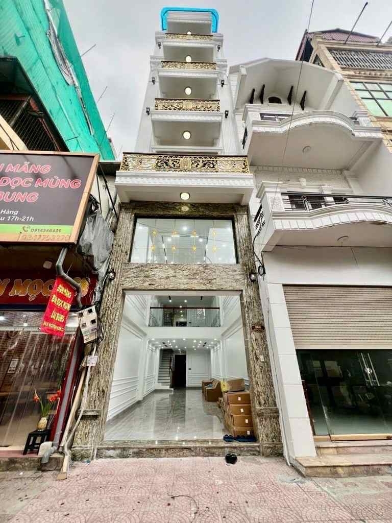 bán nhà 7 tầng mặt phố Nguyễn Văn Cừ 1 mặt ngõ vỉa hè đá bóng vừa ở vừa kinh doanh