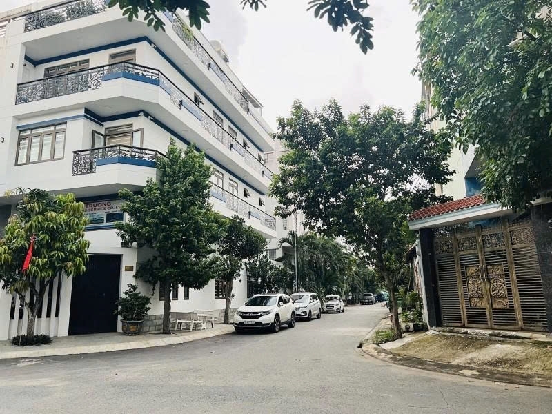 Bán nhà Biệt Thự Đặng Thùy Trâm gần Emart Phan Văn Trị 6x20m 5 Tầng - 7PN 21 tỷ.