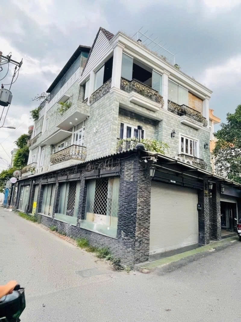 Bán Nhà Biệt thự - góc hẻm 8m Lê ĐỨc Thọ - gần Nguyễn Oanh 12x25m 4 Tầng 279 tỷ