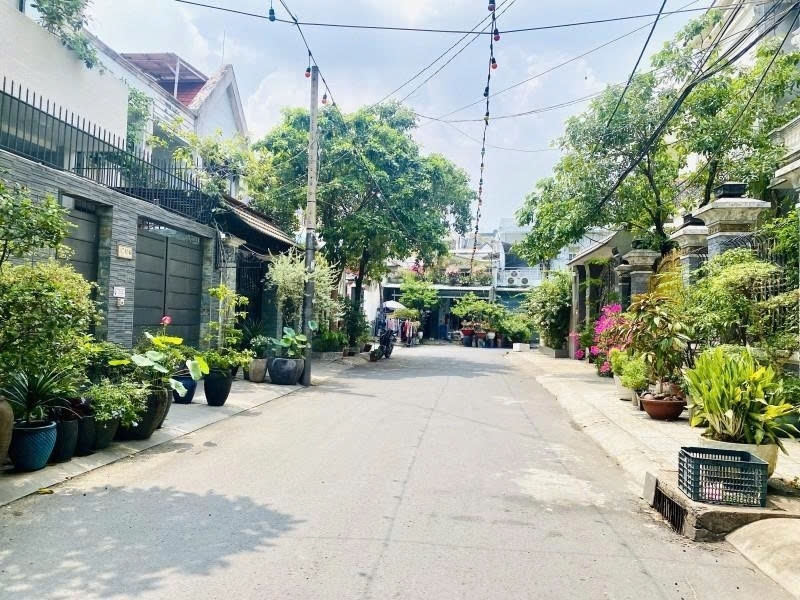 Bán nhà Biệt thự  Hẻm 8m Lê Văn Thọ - gần CV Làng Hoa 12x17m 5 Tầng 6PN 309 tỷ.