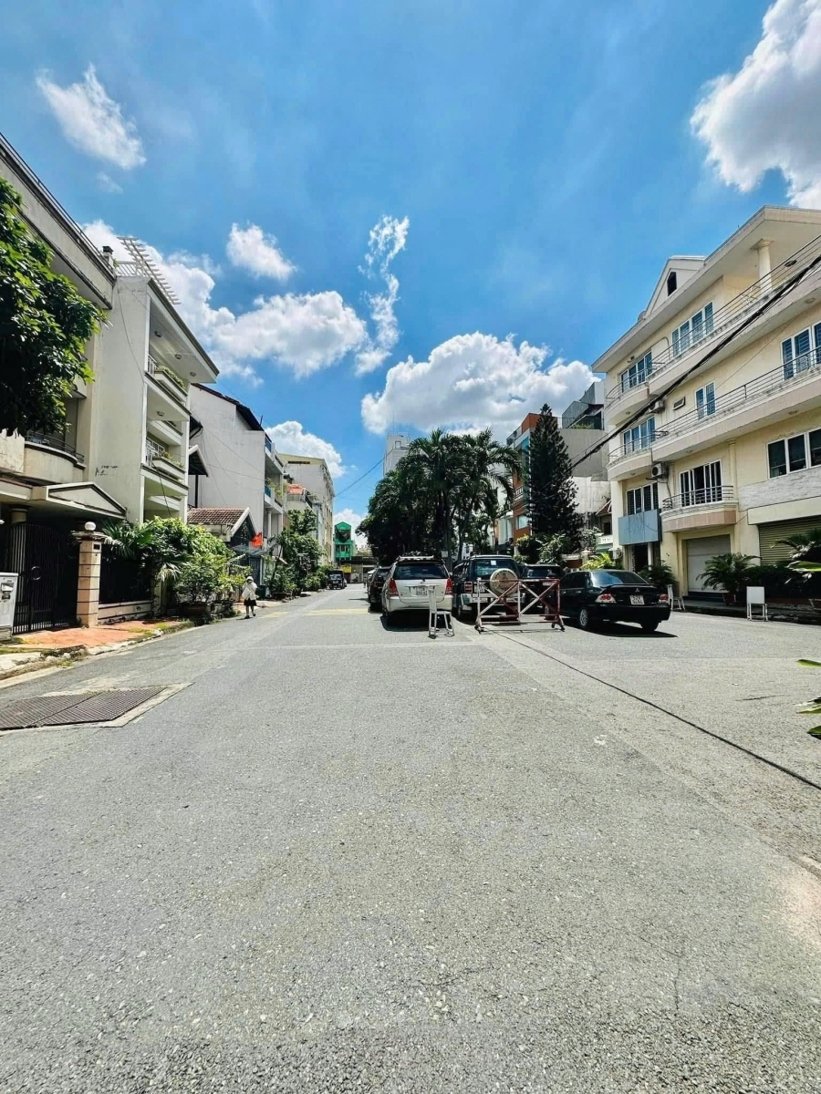 Bán nhà Biệt thự  Hồ Văn Huê nối Nguyễn Kiệm 71x16m 7 tầng - thang máy 9PN 45 tỷ.