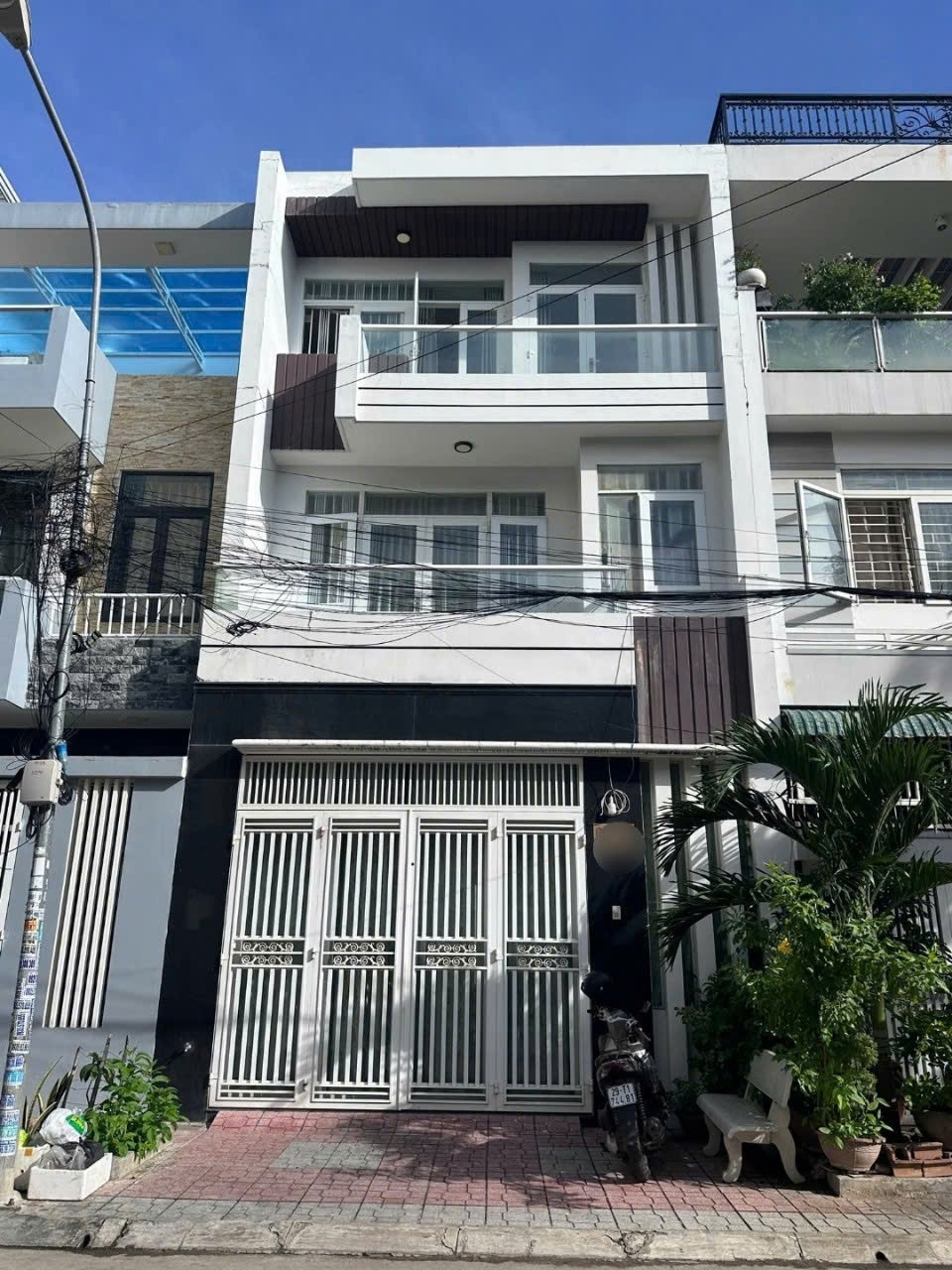 BÁN nhà cạnh bên Khu đô thị Vĩnh Điềm Trung Khu phúc hợp bậc nhất Tp.Nha Trang