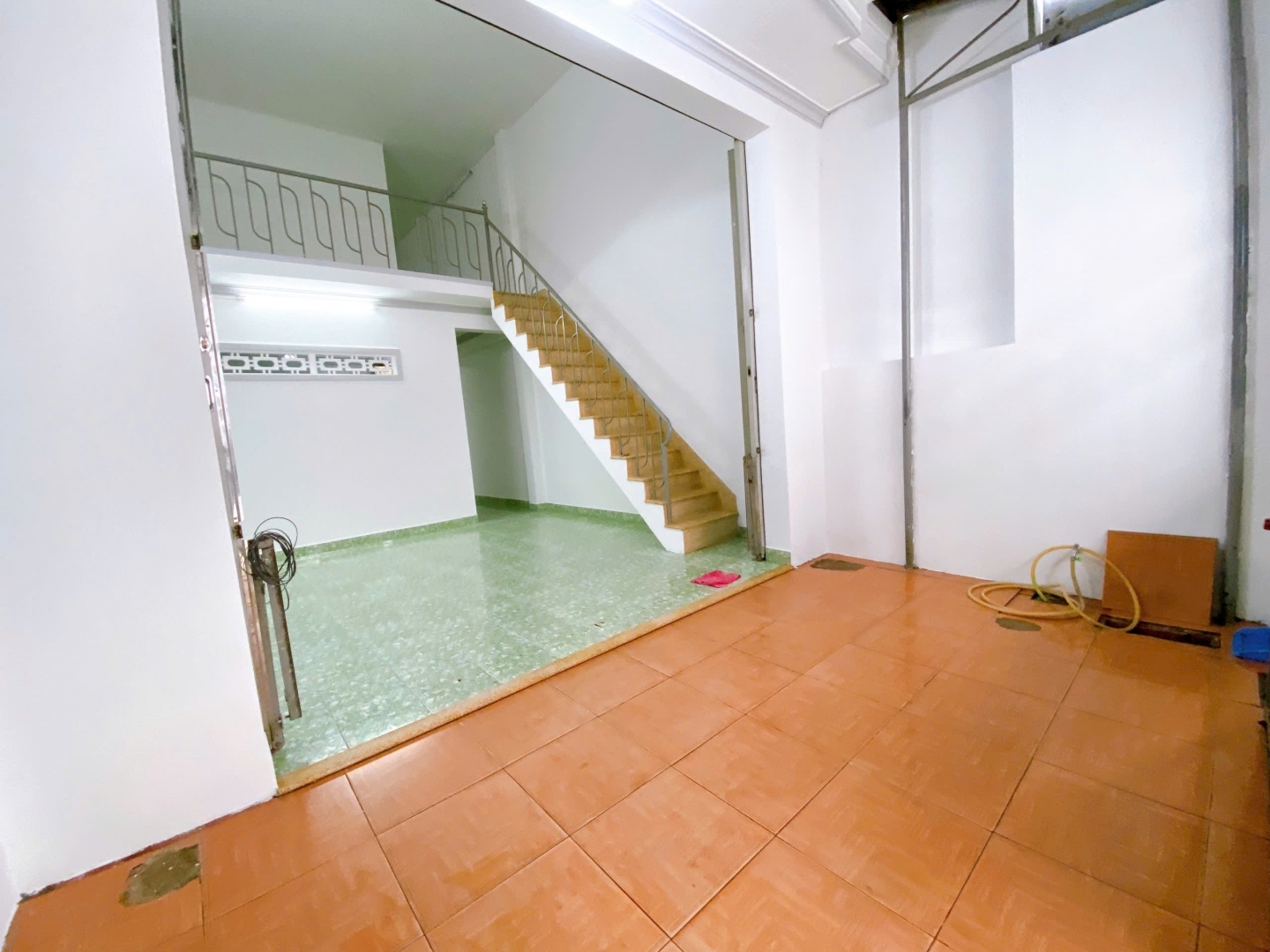 Bán nhà cấp 4 cạnh khu đô thị Vĩnh Điềm Trung cách đường chính Bờ Đắp Dt 62m2 Giá 1tỷ950triệu Liên