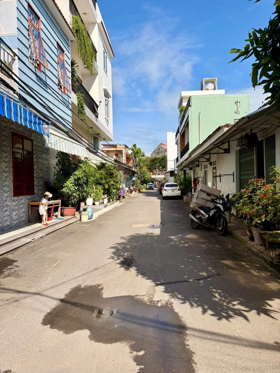 Bán nhà cấp 4 kiệt 74 Ngô Thì Nhậm kiệt đường nhựa oto đậu đổ né nhau.