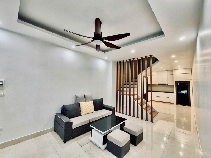 BÁN NHÀ CẦU GIẤY LÔ GÓC ĐẸP KHÔNG TÌ VẾT 38M 4 TẦNG 8.95 TỶ Ô TÔ ĐỖ