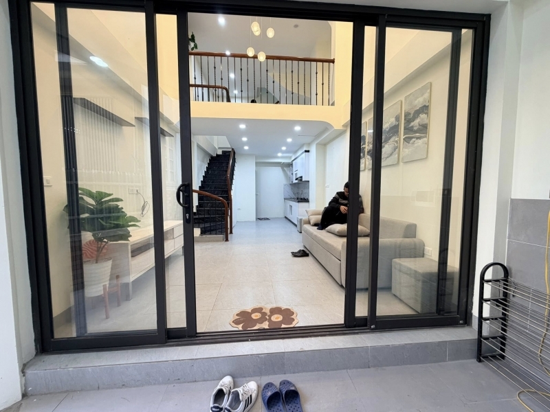 BÁN NHÀ CẦU GIẤY NGÕ THÔNG ĐẸP KHÔNG TÌ VẾT 36M 5 TẦNG LÔ GÓC 9.8 TỶ