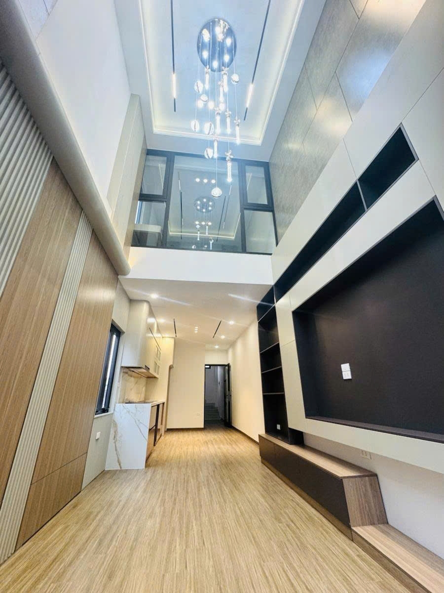 Bán nhà Cổ Linh 45m 7 tầng thang máy phân lô ô tô tránh hơn 16 tỷ