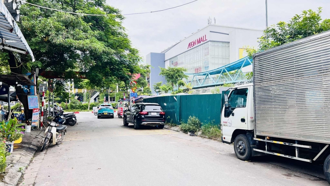 bán nhà Cổ Linh 81m x 5 tầng mặt tiền 5.2m gara thang máy kinh doanh nở hậu