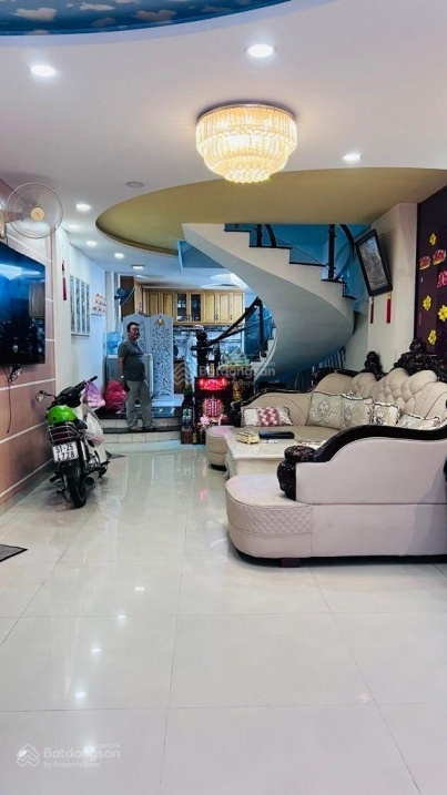 BÁN NHÀ DẠ NAM XE HƠI TỚI CỬA CÁCH QUẬN 5 400 MÉT 4.5x25m CHỈ NHỈNH 12 TỶ