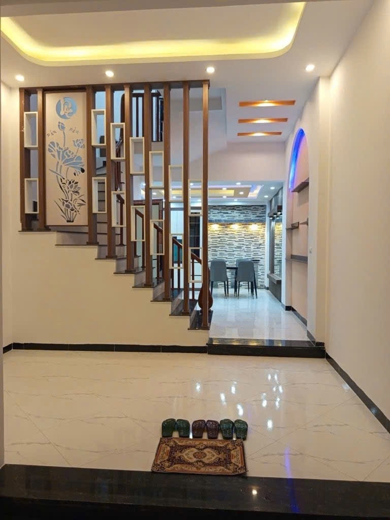 BÁN NHÀ  ĐẠI ÁNG -NGỌC HỒI -HÀ NỘI  4O M2 ÔTÔ ĐỖ CỔNG -NHÀ MỚI TINH THƠM PHỨC  5Tỷ9