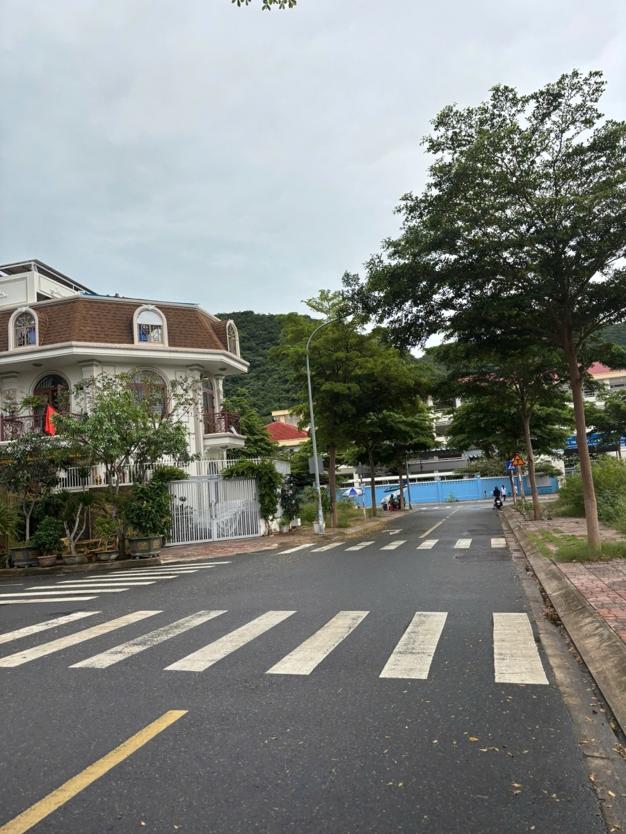 Bán nhà đất đường Thất Khê Vĩnh Nguyên Nha Trang gần biển giá chỉ 5.8 tỷ (khu Thánh Gia) Diện tích