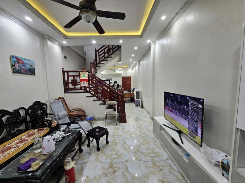 Bán nhà đẹp 3 tầng giãn dân Khả Lễ làn 2 Nguyễn Quyền cạnh vườn hoa