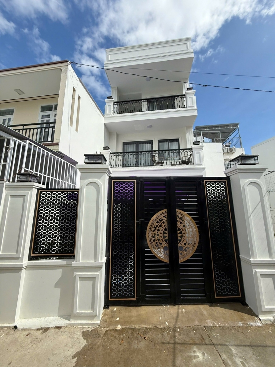 BÁN NHÀ ĐẸP 3 TẦNG HẺM XE HƠI VĨNH NGỌC P. TÂY NHA TRANG