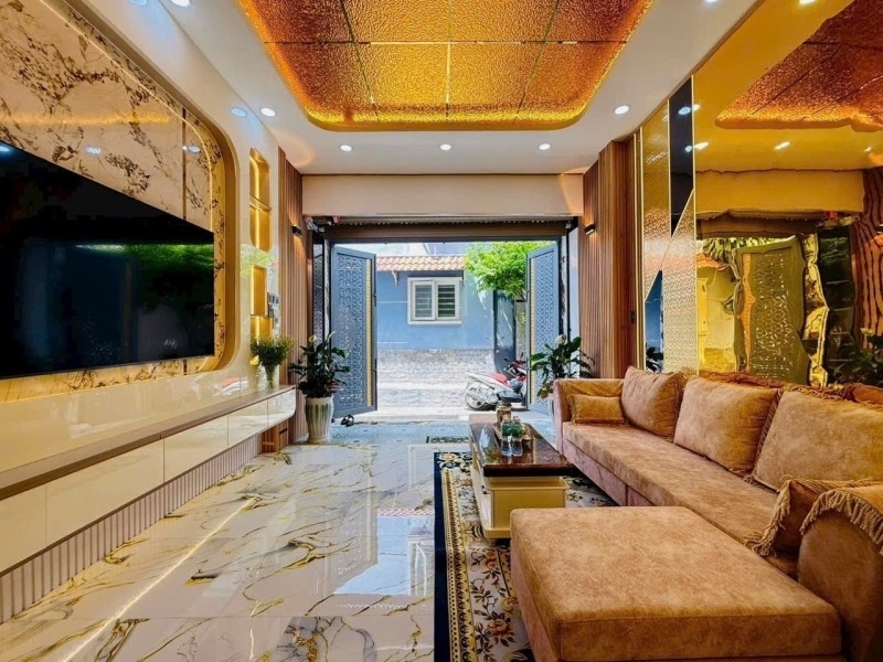 Bán nhà đẹp đường  Huỳnh Văn Nghệ Tân Bình TP HCM. DT 50m2 4 tầng. Giá 79 tỷ sổ hồng đầy đủ.