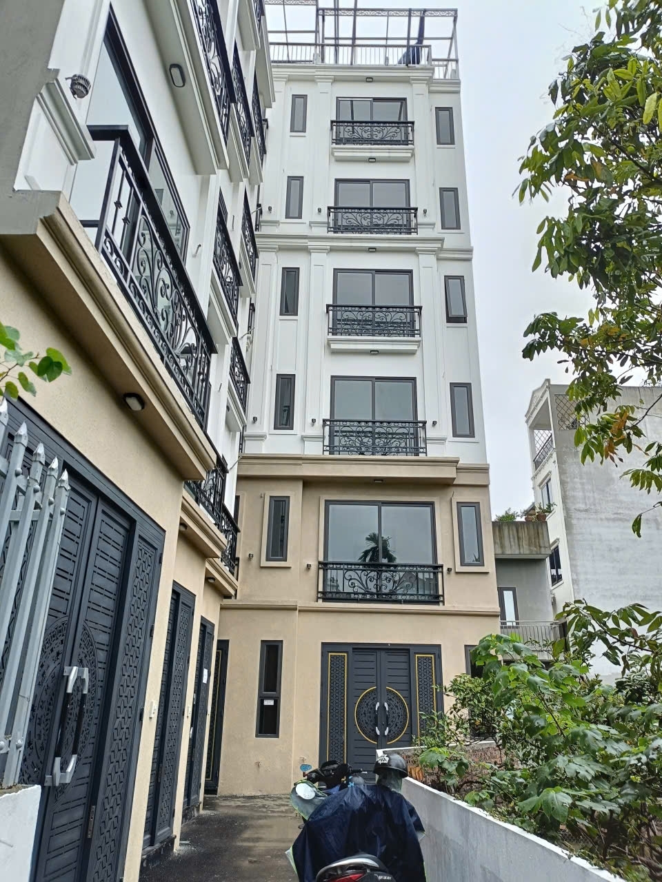 BÁN NHÀ ĐẸP ĐƯỜNG LẠC LONG QUÂN TÂY HỒ HN.