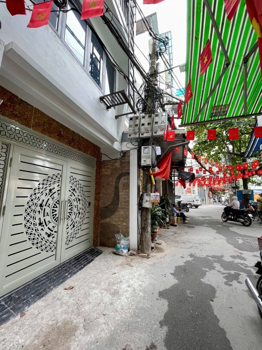 BÁN NHÀ DÒNG TIỀN TRUNG TÂM CẦU GIẤY NGÕ THÔNG THOÁNG NHÀ MỚI THANG MÁY FULL NỘI THẤT 198 TỶ