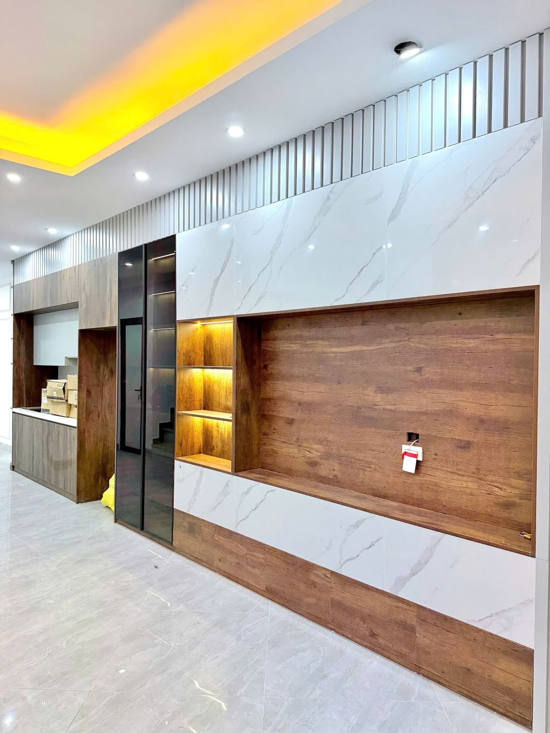 BÁN NHÀ ĐỨC DIỄN 35M2X5TLÔ GÓCÔ TÔ TRÁNH BÃI XE Ô TÔ CÁCH NHÀ 100M7 TỶ