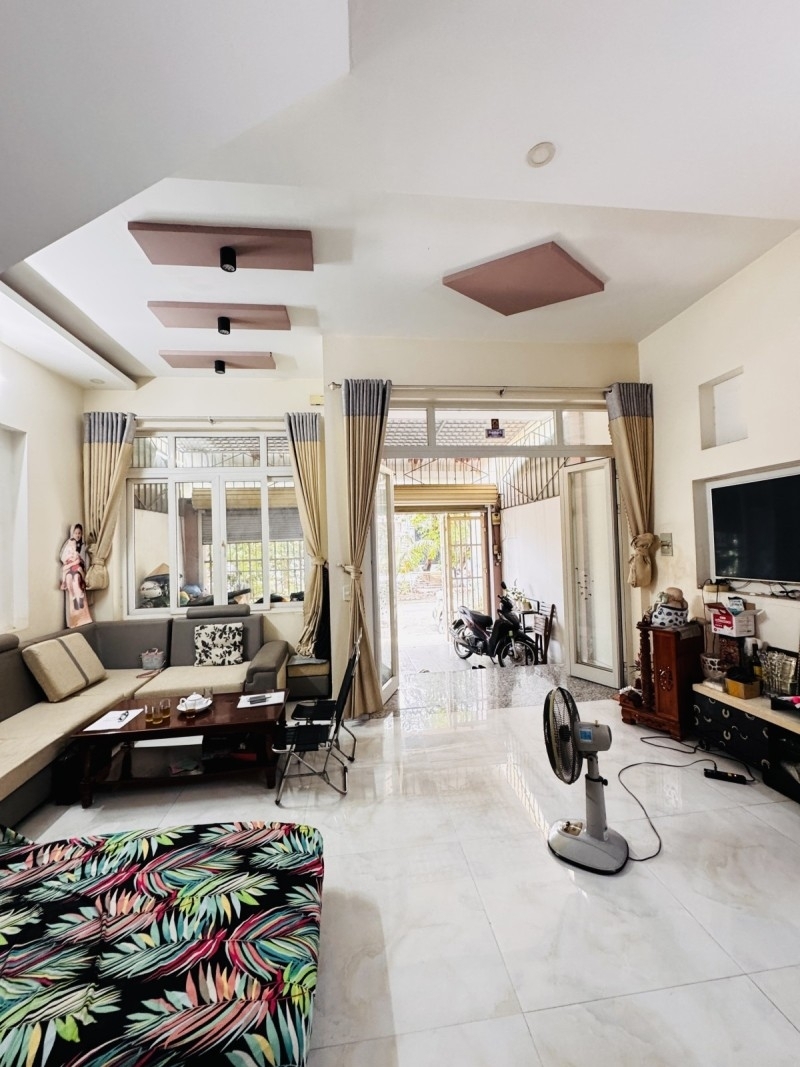Bán nhà đường 102 Phường Tăng Nhơn Phú A Q9 Thủ Đức TP HCM. DT 84m2 3 tầng 4PN sổ hồng giá 7.45 tỷ.