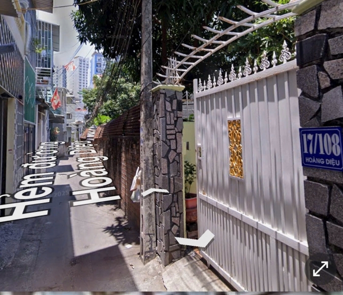 bán nhà Đường hẻm 2 xe máy thông các hẻm Hoàng Diệu và Dã Tượng Diện tích :60.9m2 Giá bán : 3 tỷ