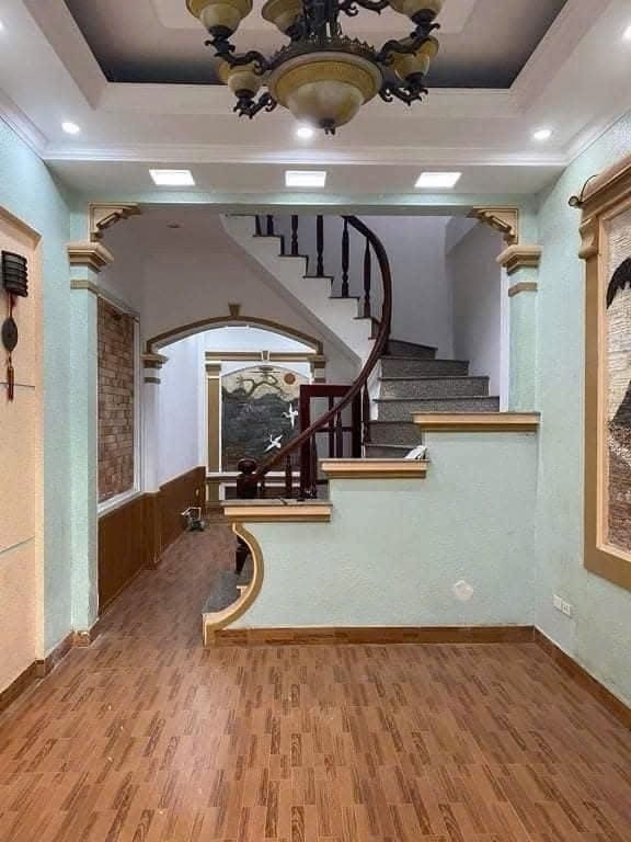 Bán Nhà Đường Láng 50m2. 5 tầng. mặt tiền 3.5m. giá 12.2 tỷ Đống Đa Hà Nội