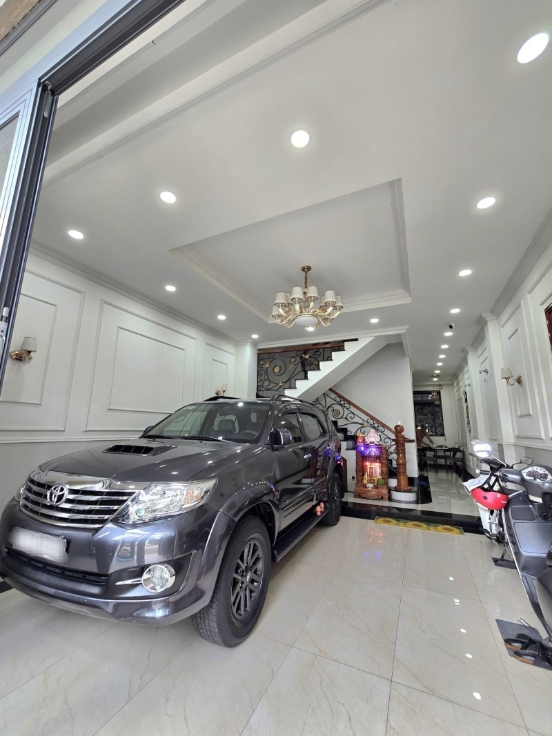 Bán nhà đường Man Thiện Tăng Nhơn Phú A Q9 Thủ Đức TP HCM  DT 72m2 4 tầng . Giá 9.8 tỷ.