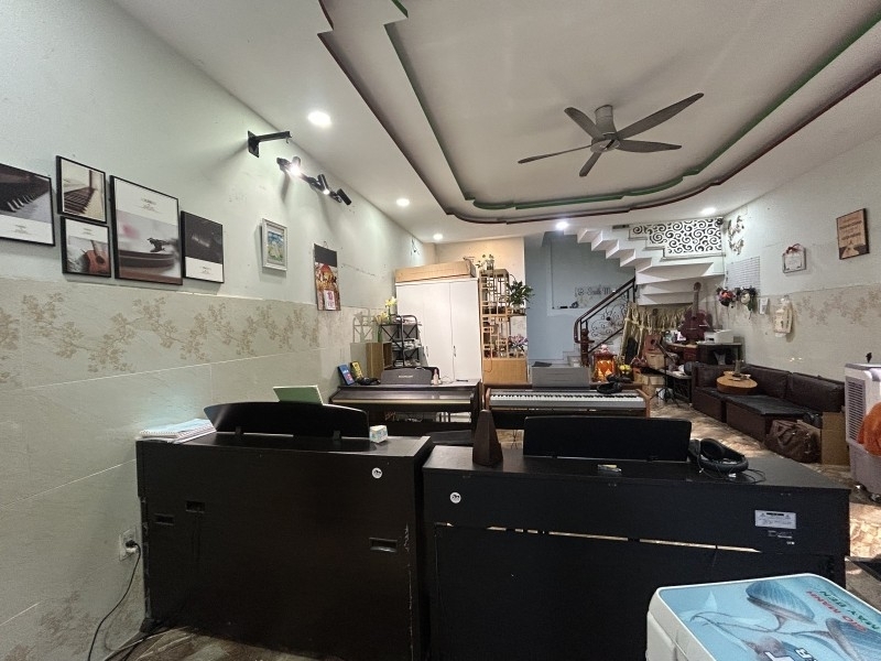 Bán nhà đường số 10 Trường Thọ Thủ Đức TP HCM. DT  68m2 - 7.75 tỷ - Sổ hồng - 0933125879