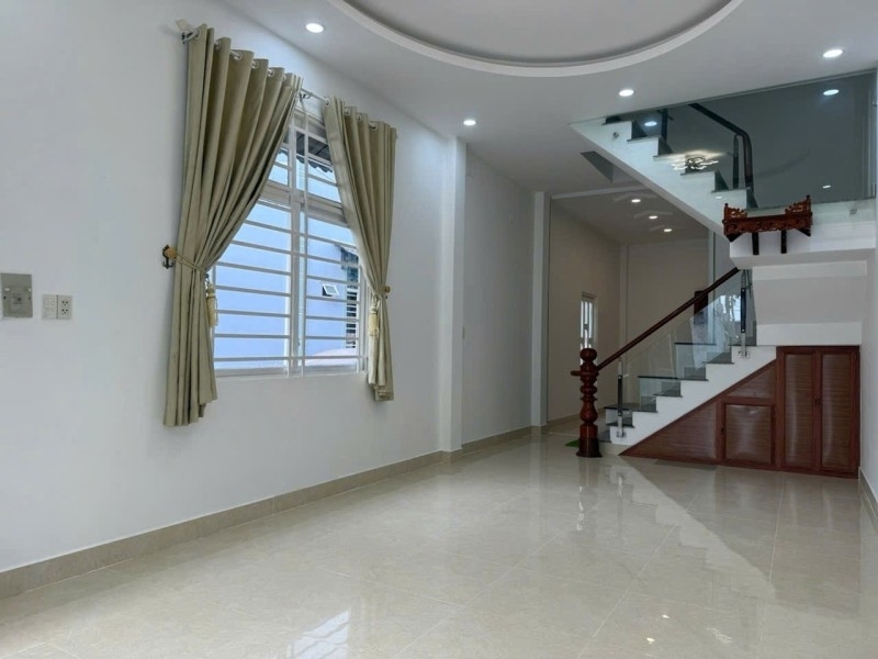 Bán nhà đường số 2 Phường Tăng Nhơn Phú B Thủ Đức TP HCM. DT 60m2. Giá 63 tỷ sổ hồng. Liên hệ