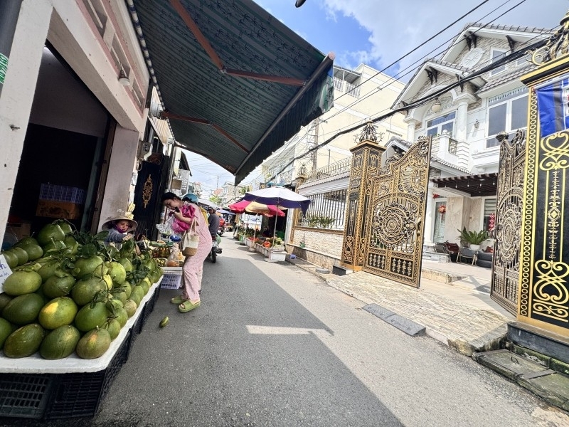 Bán nhà đường Số 5 Linh Xuân Thủ Đức TP HCM. DT 100m2 - Sổ Hồng giá 669 tỷ! Liên hệ 0933125879.