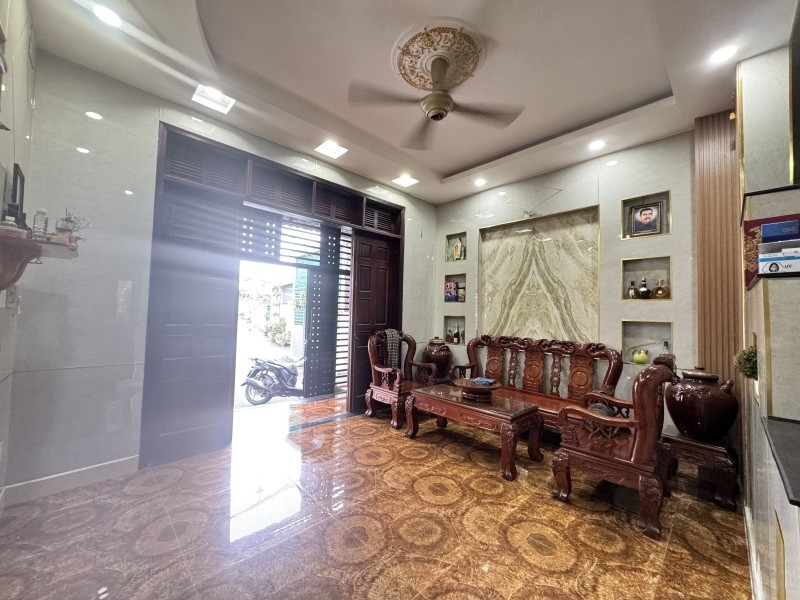 Bán nhà đường số 8 Phường Linh Xuân Thủ Đức TP HCM. DT  50m2 3 tầng 3PN SH 4.95 tỷ.