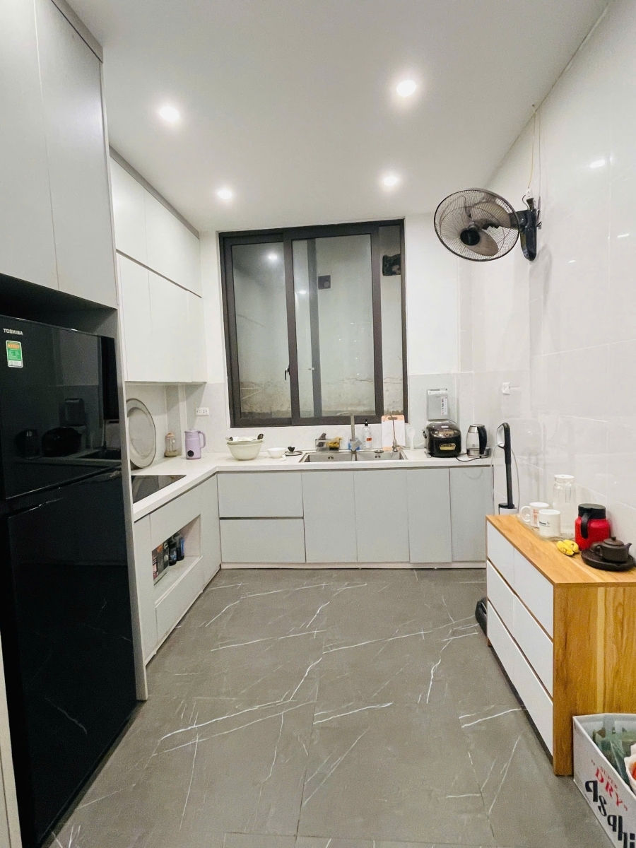 BÁN NHÀ – GIÁ CHỈ 8.6 TỶ – NGÕ THÔNG – GẦN NGÃ TƯ SỞ – BA GÁC ĐỖ CỬA – SỔ VUÔNG ĐẸP