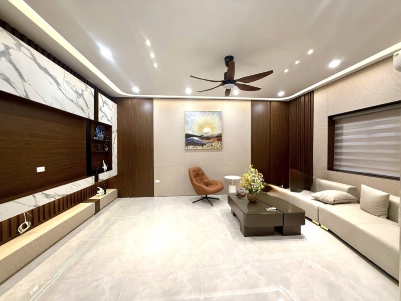 Bán nhà Giải Phóng Hoàng Mai Lô góc ô tô Thang Máy Kinh doanh 73m2 20.8 tỷ(CTL)