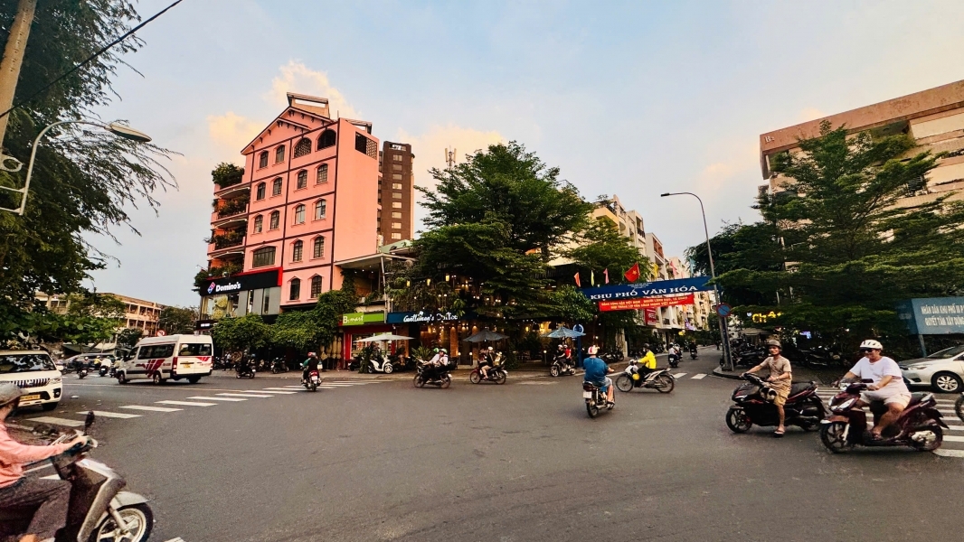 Bán nhà góc 2 mặt tiền Vĩnh Hội, Quận 4 – 12x18m, hợp đồng thuê 150 triệu/tháng, giá 120 tỷ