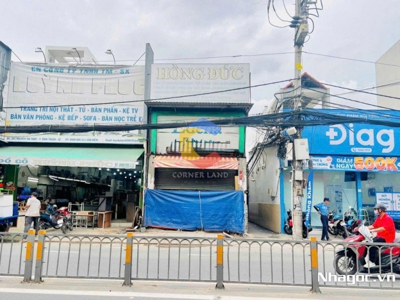 BÁN NHÀ GÓC 2MT NGUYỄN THỊ THẬP – QUẬN 7 – DT 4.5x35m – CẤP 4 – GIÁ 19 TỶ TL