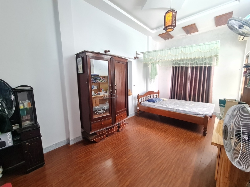 Bán nhà góc 3 mặt tiền Nam Việt Á 7.5m đường 7–8 phòng gần biển