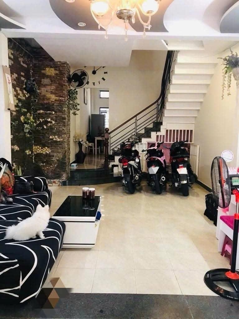 Bán nhà hẻm 766 Cách Mạng Tháng 8 phường 5 Tân Bình; 4*17 - 10 tỷ