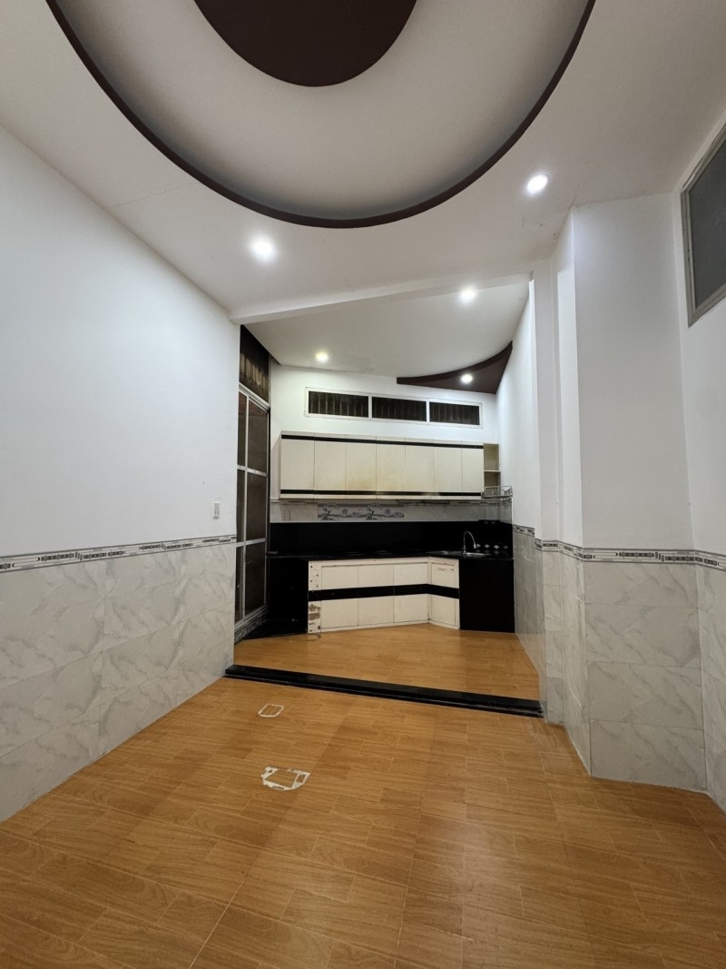 Bán nhà hẻm đường số 9 Phường Trường Thọ Thủ Đức TP HCM. DT 80m2 cấp 4 giá 505 tỷ.