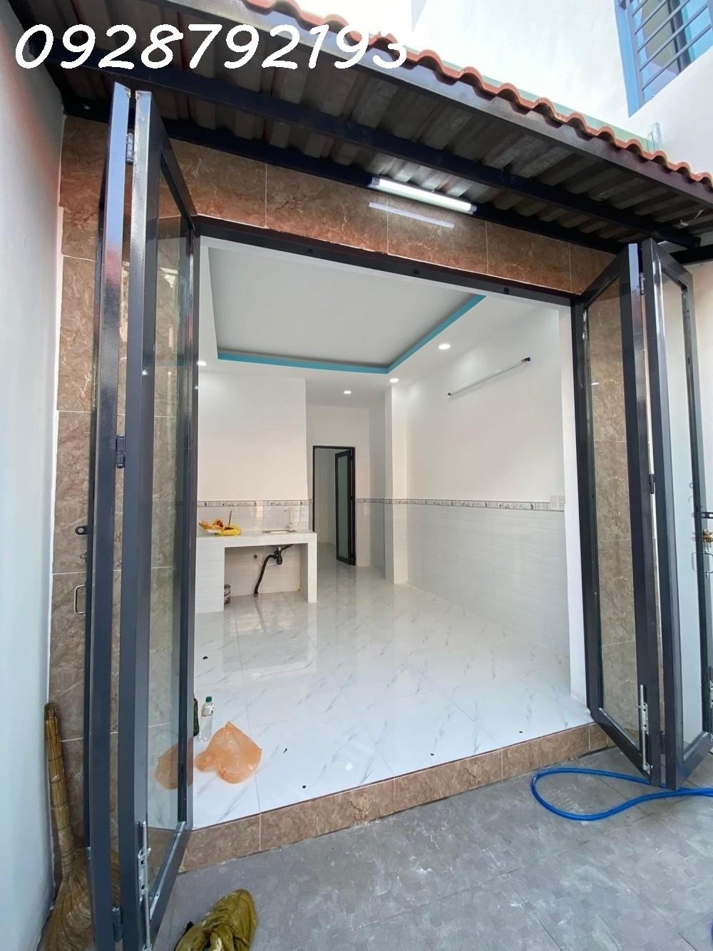 Bán nhà hẻm Lê Trọng Tấn Tân Phú 56m2 2 tầng sổ hồng chính chủ 5.9 tỷ. Cơ hội vàng!